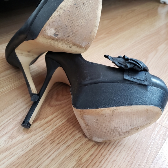 Bow Tie Heels - Picture 5 of 5